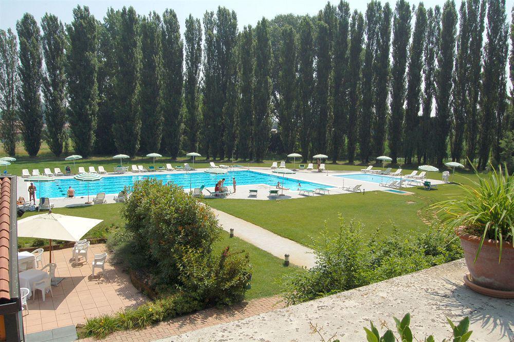 Cremona Palace Hotel Costa Santʼ Abramo Exterior foto